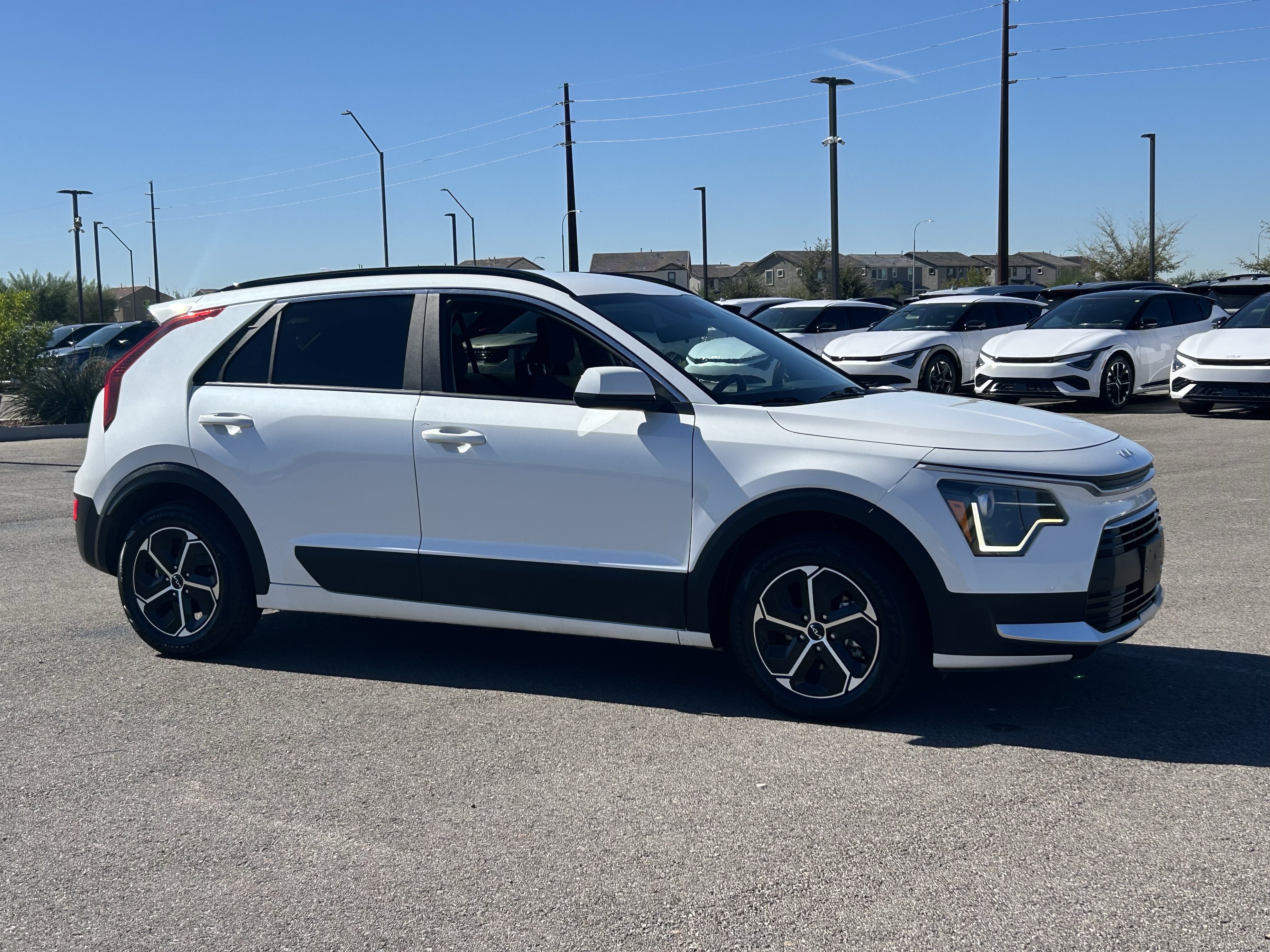 Certified 2025 Kia Niro LX FWD image 7