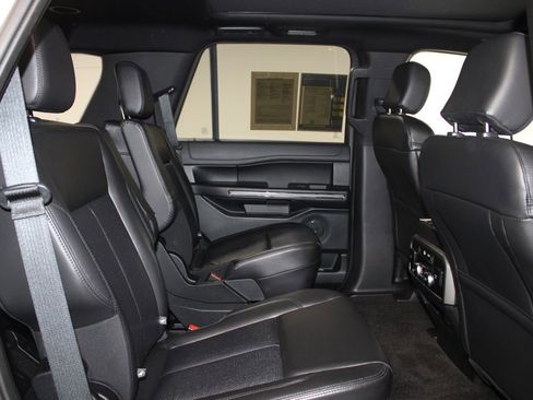 Used 2020 Ford Expedition XLT w/ Equipment Group 202A RWD image 32