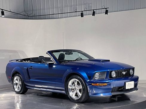 Used 2007 Ford Mustang GT RWD image 5