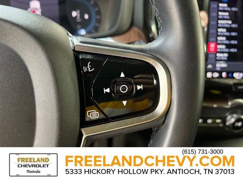 Used 2023 Volvo XC60 B5 Plus image 16