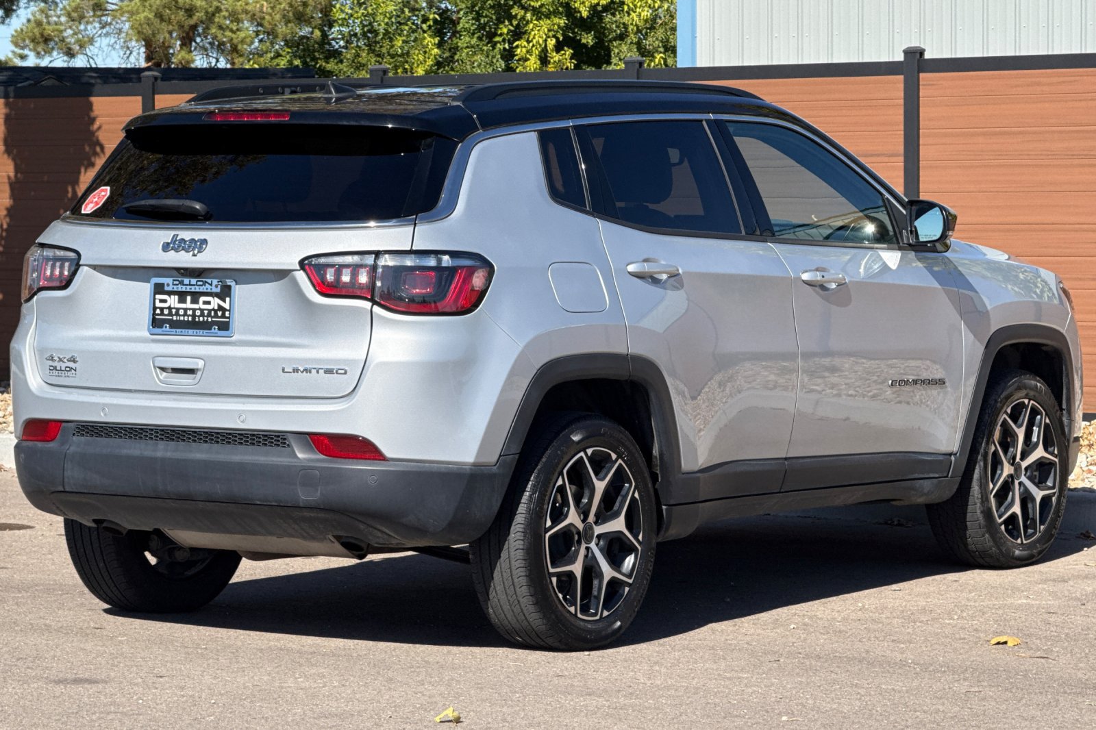 Used 2025 Jeep Compass Limited AWD/4WD image 7