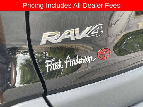Used 2025 Toyota RAV4 XLE AWD/4WD image 11