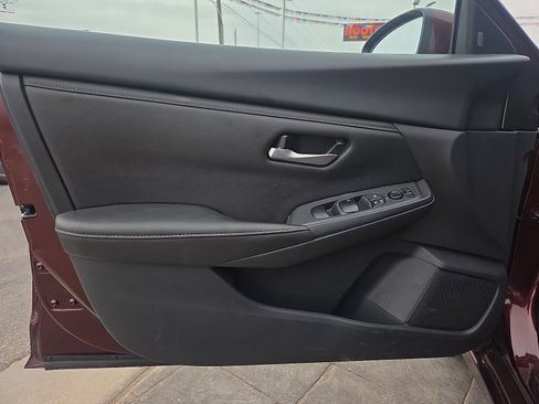 Used 2025 Nissan Sentra SV FWD image 8