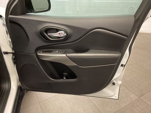 Certified 2022 Jeep Cherokee Latitude Lux image 27