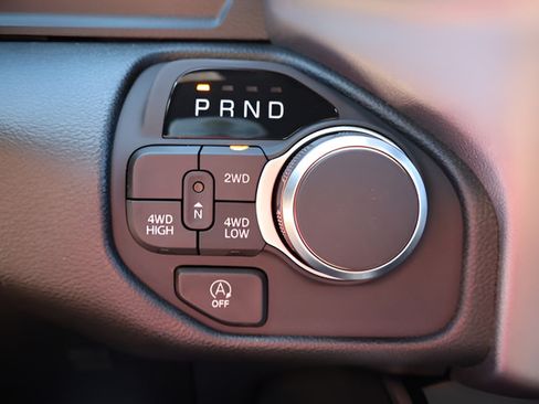 New 2026 RAM 1500 Express AWD/4WD image 18