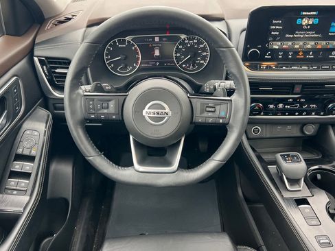 Used 2021 Nissan Rogue SL w/ Premium Package image 14