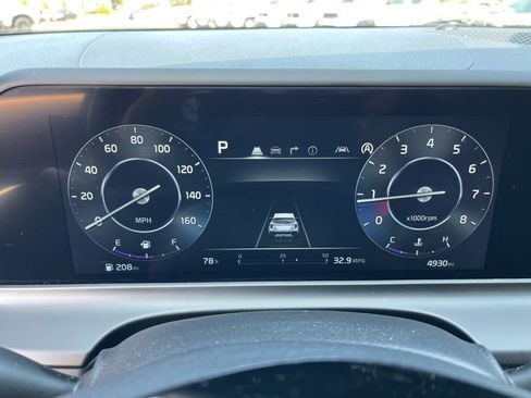 Certified 2025 Kia Seltos EX w/ EX Sunroof Package AWD/4WD image 9