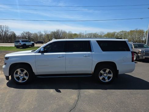 Used 2017 Chevrolet Suburban Premier image 6