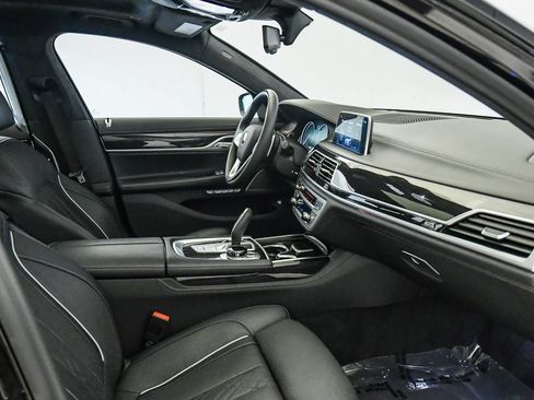 Used 2018 BMW 740i RWD image 17