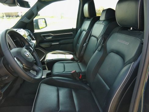 Used 2024 RAM 1500 Laramie AWD/4WD image 15
