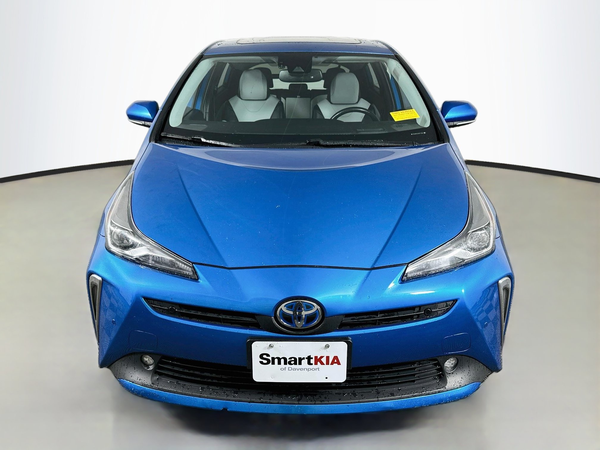Used 2022 Toyota Prius Limited w/ Premium Convenience Package FWD image 2