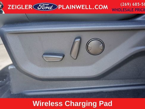 Used 2025 Ford Expedition Active image 24