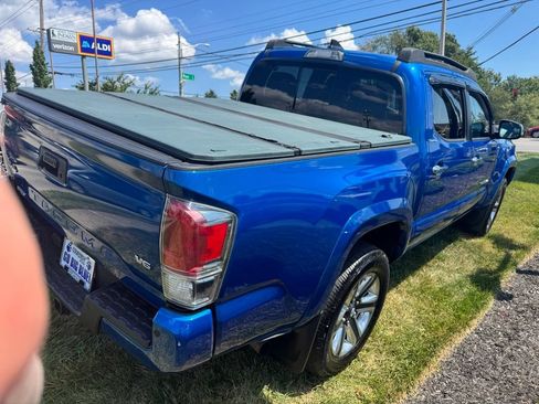 Used 2017 Toyota Tacoma Limited w/ Tow Package AWD/4WD image 4