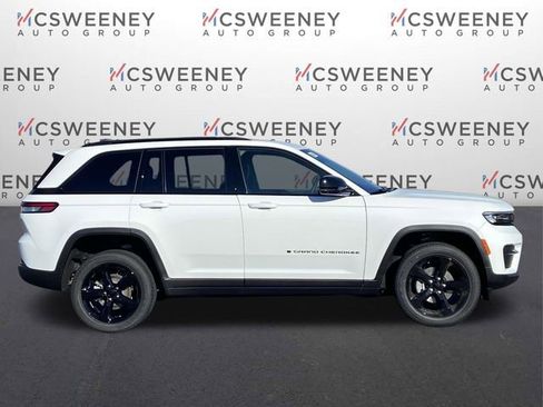 New 2025 Jeep Grand Cherokee Altitude RWD image 2