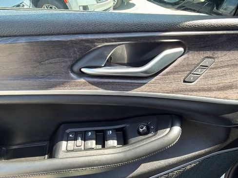 Used 2022 Jeep Grand Cherokee L Limited AWD/4WD image 16