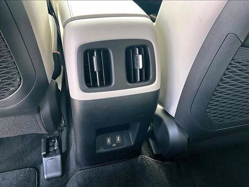 Used 2022 Hyundai Tucson Limited image 25