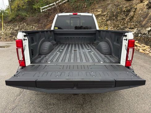 Certified 2021 Ford F450 Platinum w/ FX4 Off-Road Package image 9