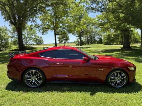 Used 2016 Ford Mustang GT Premium w/ Equipment Group 401A RWD image 14