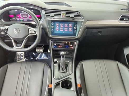 Used 2023 Volkswagen Tiguan SE R-Line image 88