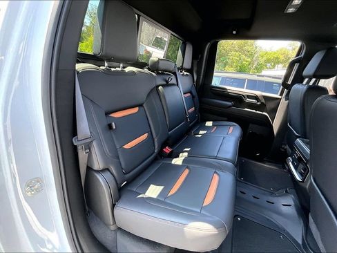 Used 2025 GMC Sierra 2500 AT4 w/ AT4 Premium Plus Package AWD/4WD image 25