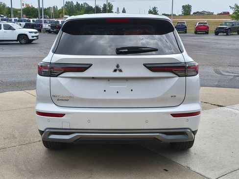 New 2026 Mitsubishi Outlander SE AWD/4WD image 18