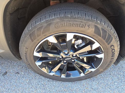 Certified 2025 Chevrolet Equinox RS w/ Safety and Technology Package image 10