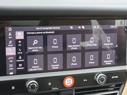 Certified 2025 Porsche Macan image 22