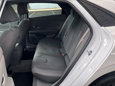 Certified 2025 Hyundai Elantra Sport FWD image 21