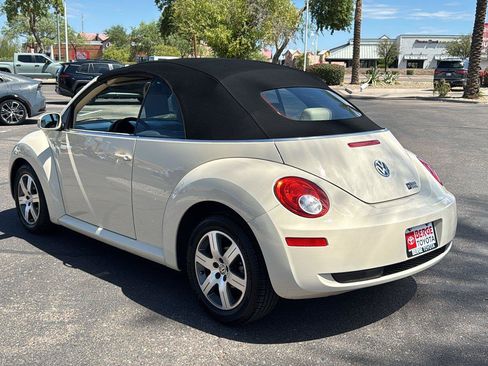 Used 2006 Volkswagen Beetle Convertible w/ Package 1 FWD image 6