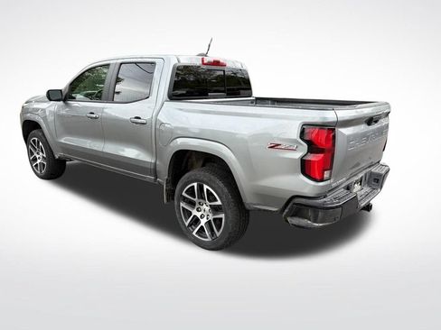 Used 2023 Chevrolet Colorado Z71 w/ Z71 Convenience Package 2 AWD/4WD image 5