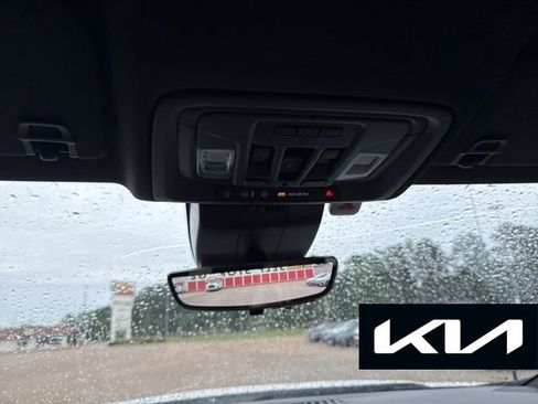 Used 2023 Chevrolet Silverado 1500 High Country w/ High Country Premium Package AWD/4WD image 17