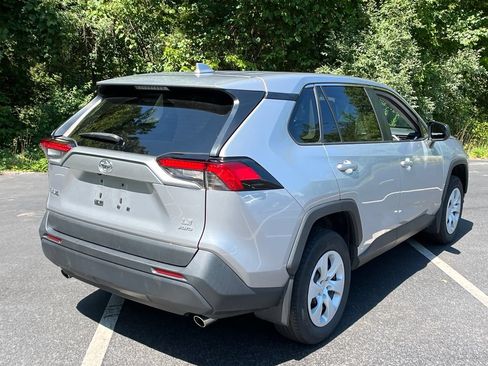 Used 2023 Toyota RAV4 LE AWD/4WD image 6