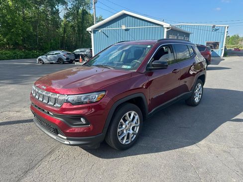 Used 2022 Jeep Compass Latitude AWD/4WD image 1