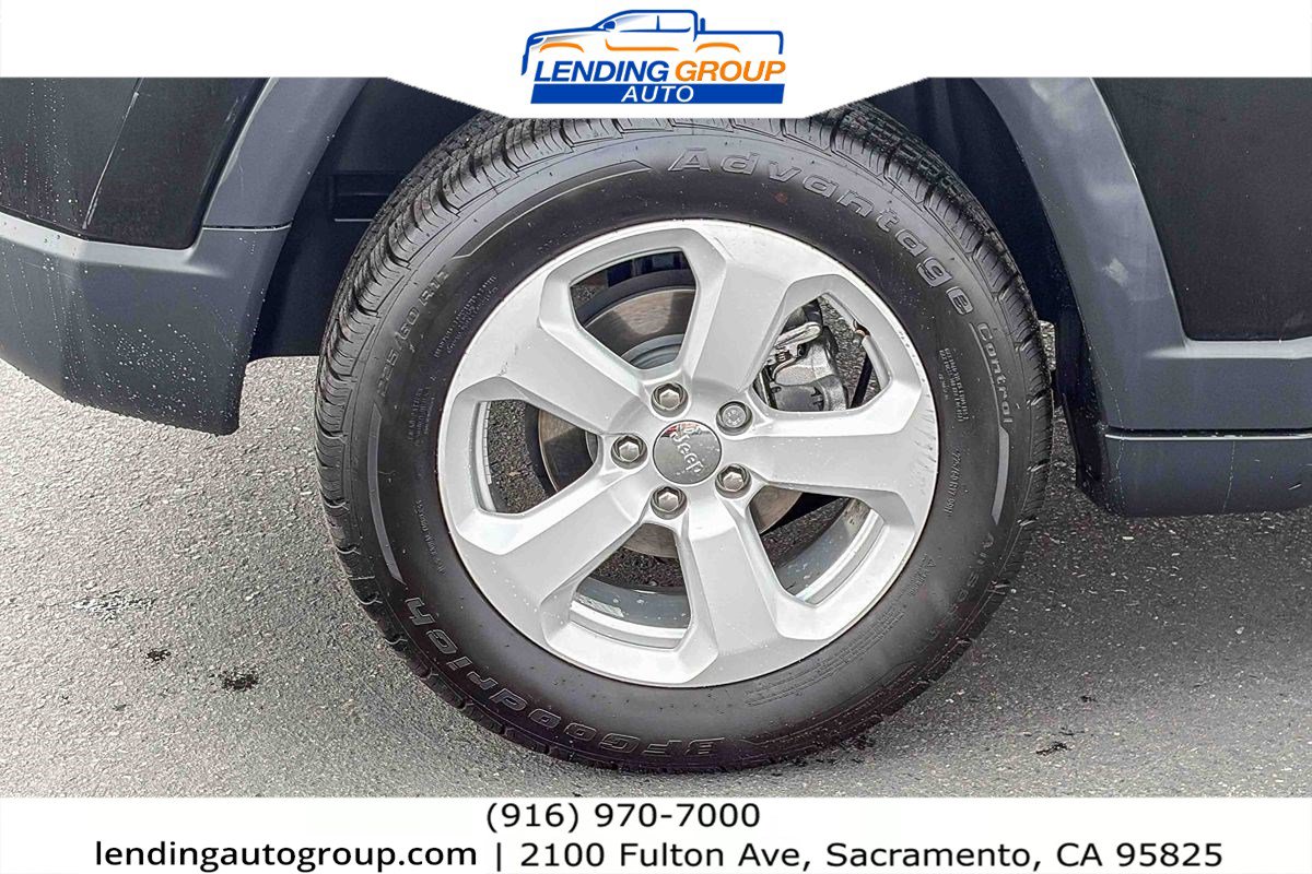 Used 2018 Jeep Compass Latitude w/ Popular Equipment Group FWD image 10