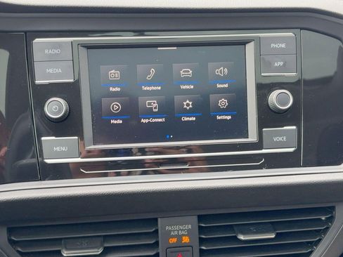 Used 2020 Volkswagen Jetta SE image 21