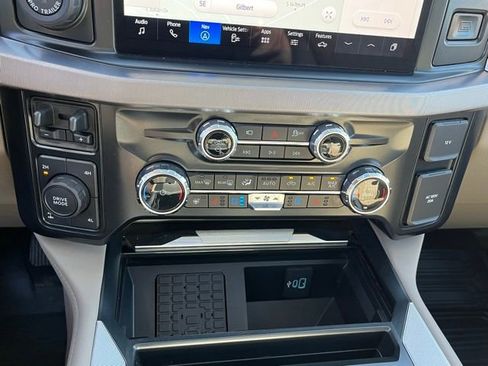 Used 2025 Ford F350 Platinum w/ Platinum Plus Package image 31