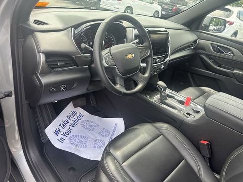 Certified 2023 Chevrolet Traverse LT w/ LT Premium Package AWD/4WD image 10