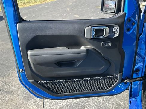 New 2025 Jeep Gladiator Sport image 29