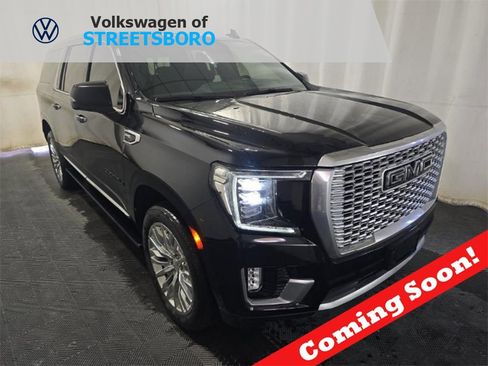 Used 2023 GMC Yukon XL Denali image 1