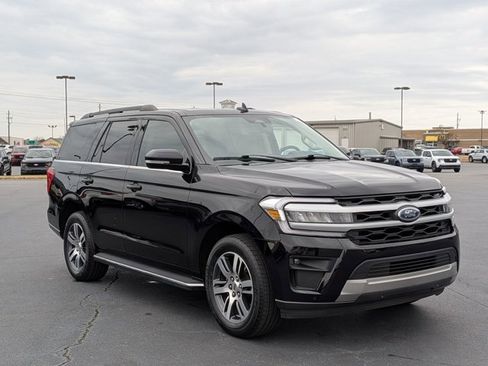 Certified 2022 Ford Expedition XLT image 1