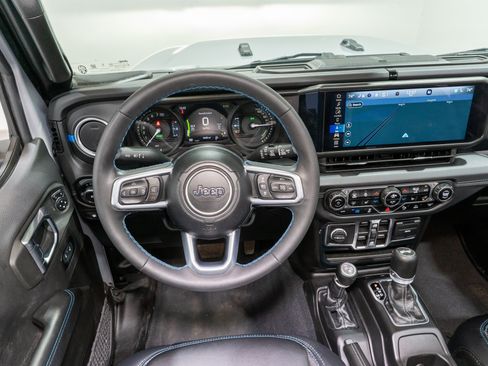 Used 2024 Jeep Wrangler High Altitude AWD/4WD image 11