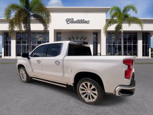 Used 2020 Chevrolet Silverado 1500 High Country w/ Technology Package RWD image 10