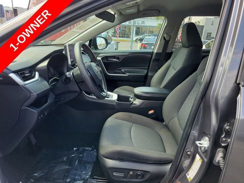 Used 2024 Toyota RAV4 XLE FWD image 20