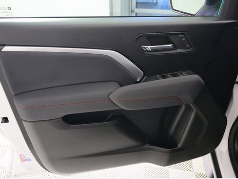 Used 2024 Chevrolet Colorado Z71 w/ Z71 Convenience Package 2 image 14