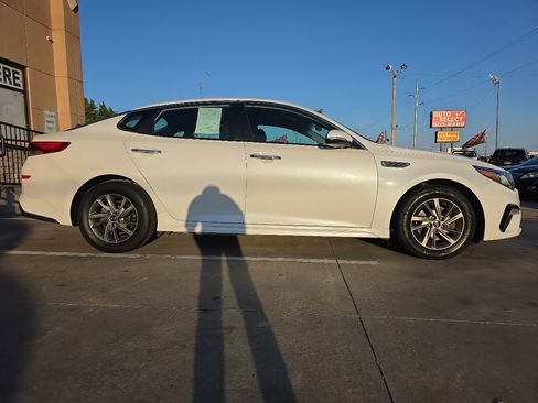Used 2019 Kia Optima LX image 4
