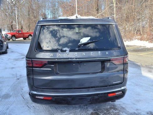 Used 2024 Jeep Wagoneer Series III image 6