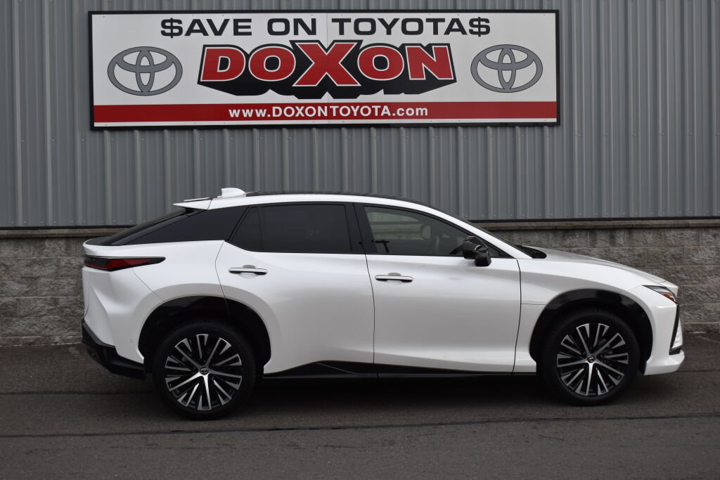 Used 2023 Lexus RZ 450e Premium w/ Technology Package AWD/4WD image 8