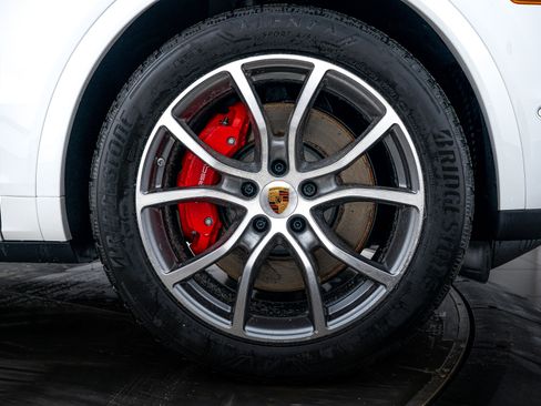 New 2026 Porsche Cayenne S image 11
