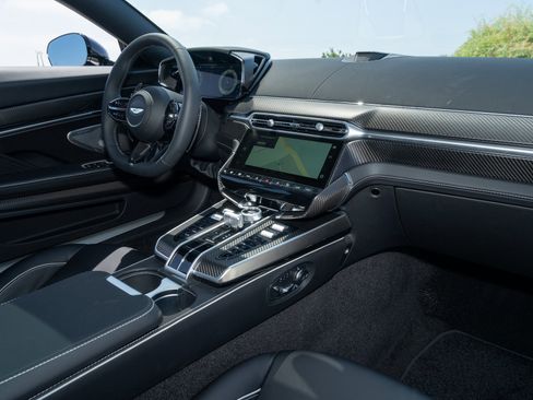 Used 2026 Aston Martin Vanquish image 15