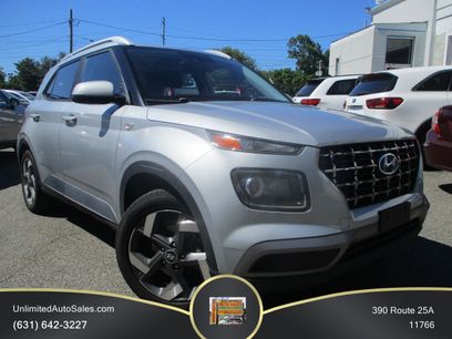 Used 2022 Hyundai Venue SEL w/ Cargo Package